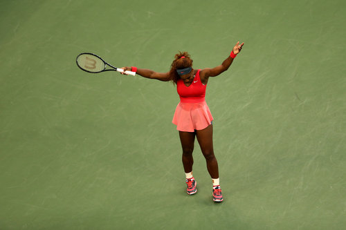 @serenawilliams WINS @usopen title after defeating Victoria Azarenka. #Serena #Tennis #NoCriticsJustArtists