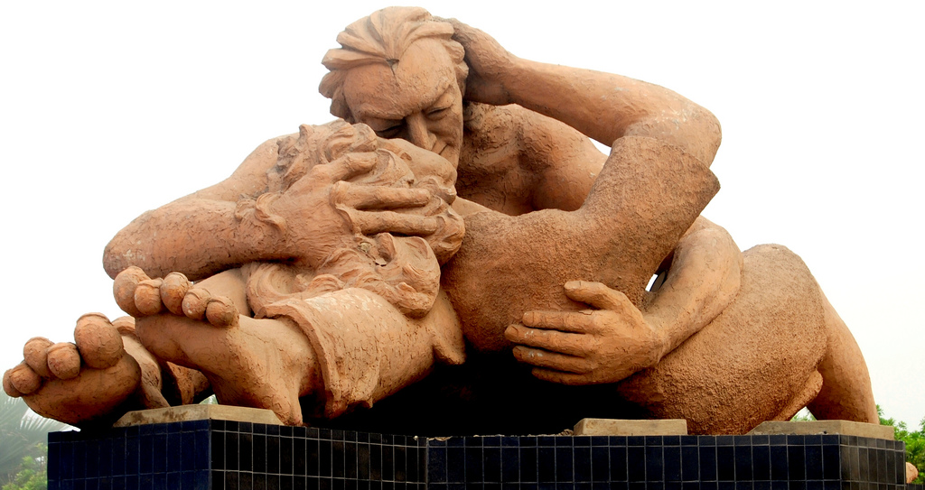 Check out #Peruvian #FineArtist (#Sculptor) & Game Changer of the Month; Víctor Delfín #NoCriticsJustArtists